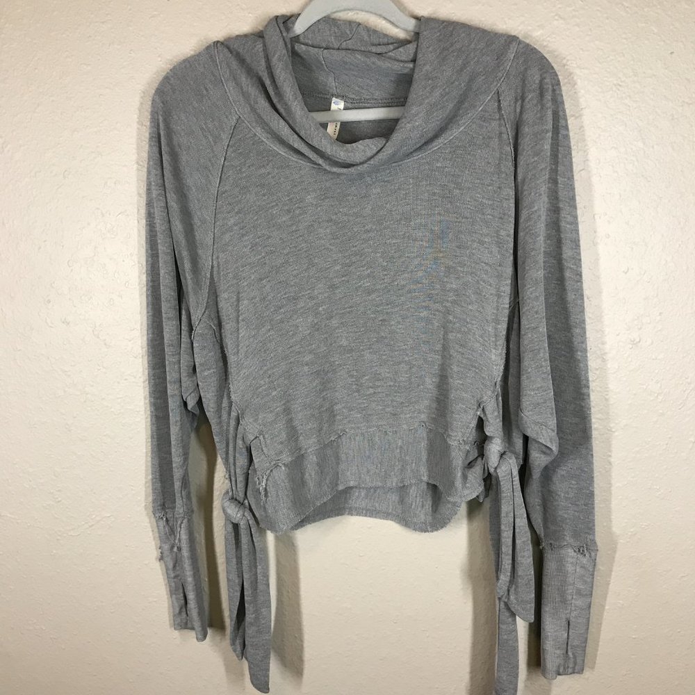 Free People Gray Movement Flow Long Sleeve Raw Hem Athletic Pullover - Picture 2 of 10
